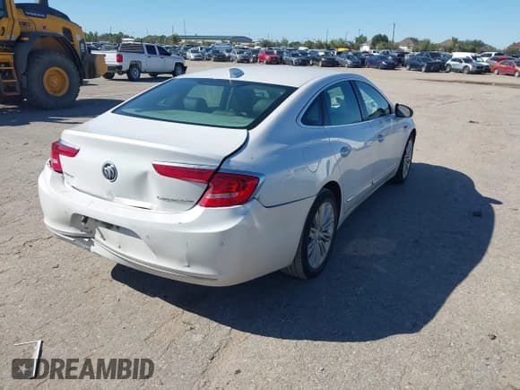 ✅ 2018 Buick LaCrosse Essence • VIN: 1G4ZP5SZ3JU127780 • Лот: 43568178. Опубликован ранее на IAAI с пробегом 186 200 миль. Бесплатный доступ к архиву аукционных продаж из США и подробный отчёт об истории автомобиля на DreamBid. Изображение 4.