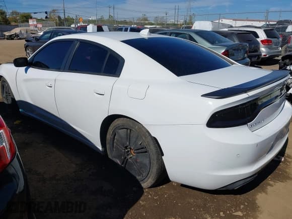 ✅ 2015 Dodge Charger Road/Track • VIN: 2C3CDXCT2FH825885 • Лот: 43447148. Опубликован ранее на IAAI с пробегом 136 130 миль. Бесплатный доступ к архиву аукционных продаж из США и подробный отчёт об истории автомобиля на DreamBid. Изображение 3.