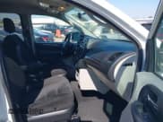 ✅ 2016 Dodge Grand Caravan SE • VIN: 2C4RDGBG7GR342138 • Lot: 43450168. Wystawiony na IAAI z przebiegiem 136 983 mil. Bezpłatny archiwum sprzedaży aukcyjnych z USA i szczegółowy raport historii pojazdu na DreamBid. Zdjęcie 5.