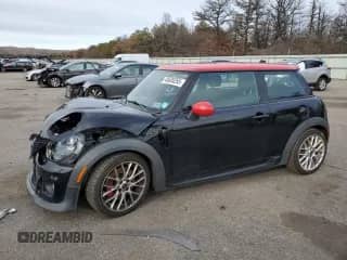 2013 MINI Hardtop John Cooper Works с VIN WMWSU9C51DT722359, выставлен на аукционе Copart как лот 45635255 с пробегом 72 006 миль миль и Списание • Salvage title. История ставок и продаж доступна на DreamBid. Изображение 1.