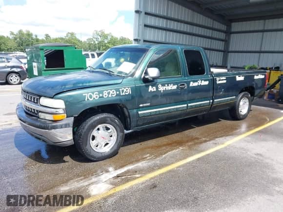 2002 Chevrolet Silverado 1500 with VIN 1GCEC19V32E254504, listed as a IAAI auction lot 42530534 with 403,239 mi miles and . Bid and sale history available at DreamBid. Image 2.