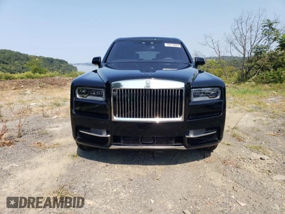 ✅ 2022 Rolls-Royce Cullinan • VIN: SLATV4C09NU214462 • Lot: 70713624. Wystawiony na Copart z przebiegiem 9 904 mil. Bezpłatny archiwum sprzedaży aukcyjnych z USA i szczegółowy raport historii pojazdu na DreamBid. Zdjęcie 5.