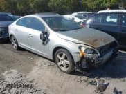 ✅ 2012 Volvo S60 T5 • VIN: YV1622FS6C2134345 • Lot: 43150882. Wystawiony na IAAI z przebiegiem 124 983 mil. Bezpłatny archiwum sprzedaży aukcyjnych z USA i szczegółowy raport historii pojazdu na DreamBid. Zdjęcie 1.