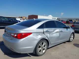 2013 Hyundai Sonata SE с VIN 5NPEC4AC1DH786882, выставлен на аукционе IAAI как лот 43387867 с пробегом 113 121 миль миль и . История ставок и продаж доступна на DreamBid. Изображение 4.