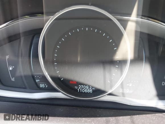 ✅ 2016 Volvo XC60 T5 Drive-E Premier • VIN: YV440MDK9G2787207 • Lot: 42819452. Listed on IAAI with 110,686 mi. Free auction sales archive from the USA and detailed vehicle history report at DreamBid. Image 7.