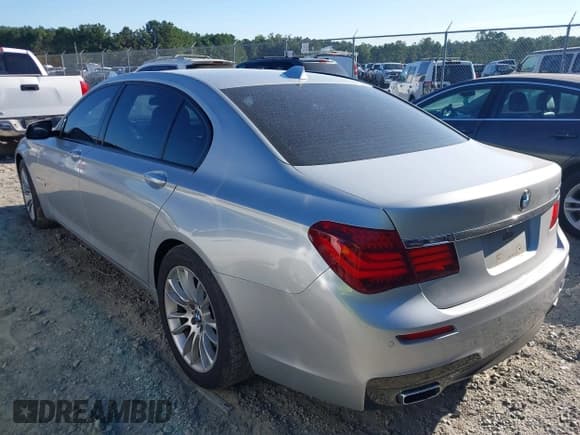 ✅ 2013 BMW 7 Series 740Li • VIN: WBAYE4C5XDD137025 • Lot: 43168830. Wystawiony na IAAI z przebiegiem Nie podano. Bezpłatny archiwum sprzedaży aukcyjnych z USA i szczegółowy raport historii pojazdu na DreamBid. Zdjęcie 3.