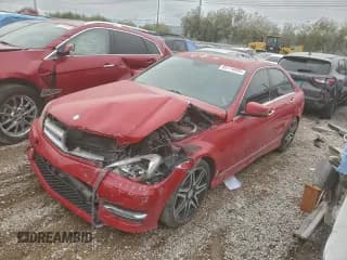 ✅ 2013 Mercedes-Benz C 250 Sport • VIN: WDDGF4HB8DA841967 • Lot: 85774895. Wystawiony na Copart z przebiegiem 146 293 mil. Bezpłatny archiwum sprzedaży aukcyjnych z USA i szczegółowy raport historii pojazdu na DreamBid. Zdjęcie 1.