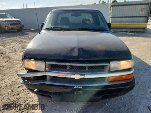 ✅ 2000 Chevrolet S-10 LS • VIN: 1GCCS19W3Y8273113 • Lot: 85884585. Listed on Copart with 208,986 mi. Free auction sales archive from the USA and detailed vehicle history report at DreamBid. Image 5.