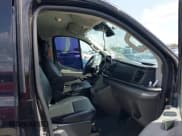 ✅ 2020 Ford Transit Cargo • VIN: 1FTYE1Y83LKA27478 • Lot: 42468253. Wystawiony na IAAI z przebiegiem 73 131 mil. Bezpłatny archiwum sprzedaży aukcyjnych z USA i szczegółowy raport historii pojazdu na DreamBid. Zdjęcie 5.