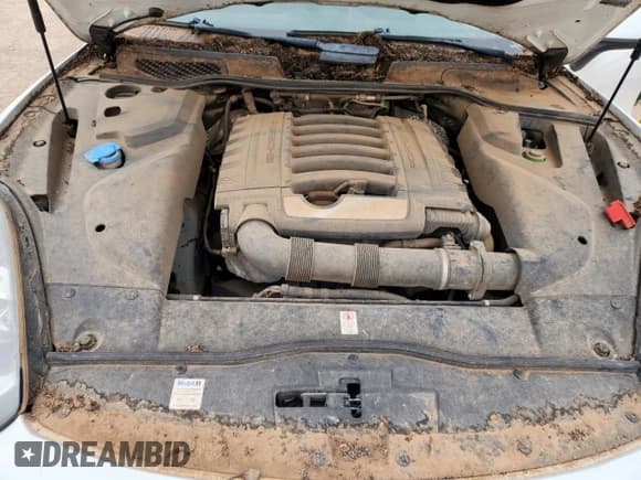 ✅ 2018 Porsche Cayenne • VIN: WP1AA2A27JKA01468 • Лот: 62872525. Опубликован ранее на Copart с пробегом 60 983 миль. Бесплатный доступ к архиву аукционных продаж из США и подробный отчёт об истории автомобиля на DreamBid. Изображение 11.