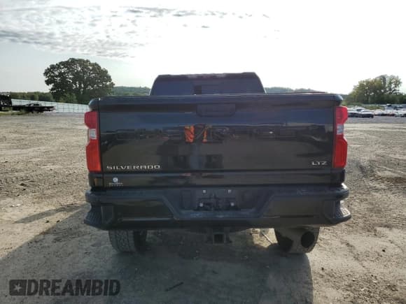 ✅ 2021 Chevrolet Silverado 2500HD LTZ • VIN: 1GC4YPEY0MF199717 • Lot: 71518585. Wystawiony na Copart z przebiegiem 51 919 mil. Bezpłatny archiwum sprzedaży aukcyjnych z USA i szczegółowy raport historii pojazdu na DreamBid. Zdjęcie 6.