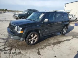 ✅ 2016 Jeep Patriot High Altitude • VIN: 1C4NJPFA6GD667041 • Lot: 92941715. Wystawiony na Copart z przebiegiem 110 862 mil. Bezpłatny archiwum sprzedaży aukcyjnych z USA i szczegółowy raport historii pojazdu na DreamBid. Zdjęcie 1.