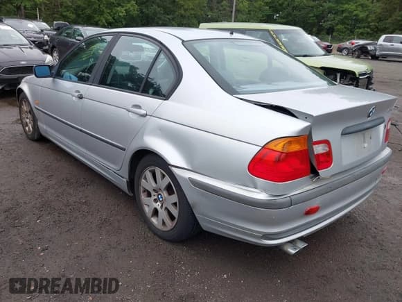 ✅ 2000 BMW 3 Series 323i • VIN: WBAAM3342YFP74314 • Lot: 42992194. Listed on IAAI with 96,587 mi. Free auction sales archive from the USA and detailed vehicle history report at DreamBid. Image 3.