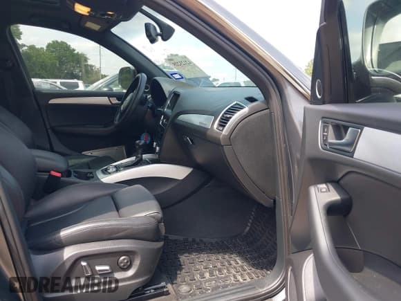 ✅ 2017 Audi Q5 Premium Plus • VIN: WA1M2AFP8HA045256 • Lot: 42123225. Wystawiony na IAAI z przebiegiem 99 828 mil. Bezpłatny archiwum sprzedaży aukcyjnych z USA i szczegółowy raport historii pojazdu na DreamBid. Zdjęcie 5.