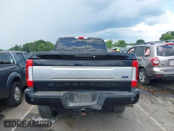 ✅ 2019 Ford F-250 XL • VIN: 1FT7W2BTXKEF26965 • Лот: 42739709. Опубликован ранее на IAAI с пробегом 211 320 миль. Бесплатный доступ к архиву аукционных продаж из США и подробный отчёт об истории автомобиля на DreamBid. Изображение 15.