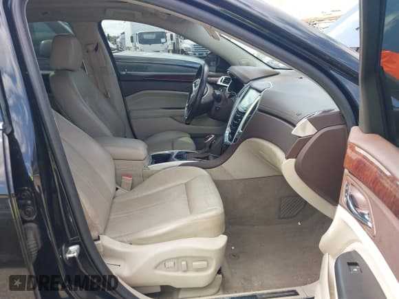 ✅ 2013 Cadillac SRX Performance Collection • VIN: 3GYFNDE32DS533577 • Lot: 43584930. Listed on IAAI with 127,016 mi. Free auction sales archive from the USA and detailed vehicle history report at DreamBid. Image 5.