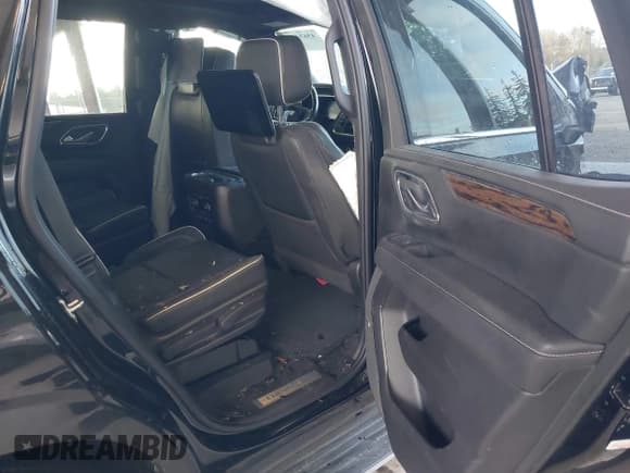 ✅ 2023 Chevrolet Tahoe Premier • VIN: 1GNSKSKD8PR104943 • Lot: 43634346. Wystawiony na IAAI z przebiegiem 56 579 mil. Bezpłatny archiwum sprzedaży aukcyjnych z USA i szczegółowy raport historii pojazdu na DreamBid. Zdjęcie 8.