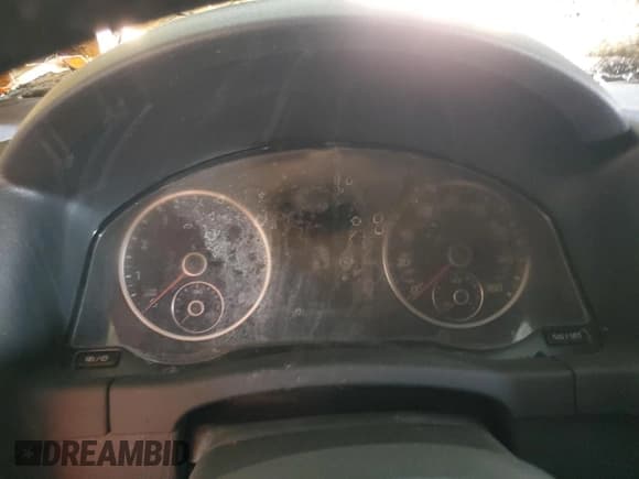 ✅ 2018 Volkswagen Tiguan • VIN: WVGBV7AX4JK005122 • Лот: 91357485. Опубликован ранее на Copart с пробегом Не указан. Бесплатный доступ к архиву аукционных продаж из США и подробный отчёт об истории автомобиля на DreamBid. Изображение 9.