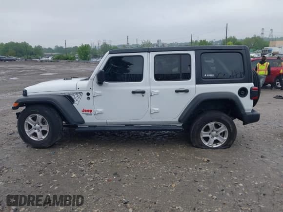 ✅ 2021 Jeep Wrangler Unlimited Sport S • VIN: 1C4HJXDG1MW850478 • Лот: 42263715. Опубликован ранее на IAAI с пробегом 31 284 миль. Бесплатный доступ к архиву аукционных продаж из США и подробный отчёт об истории автомобиля на DreamBid. Изображение 14.