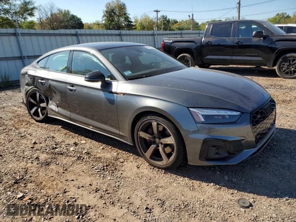 ✅ 2023 Audi A5 Sportback S line Premium Plus • VIN: WAUFACF55PA009368 • Lot: 84964375. Wystawiony na Copart z przebiegiem 21 453 mil. Bezpłatny archiwum sprzedaży aukcyjnych z USA i szczegółowy raport historii pojazdu na DreamBid. Zdjęcie 4.