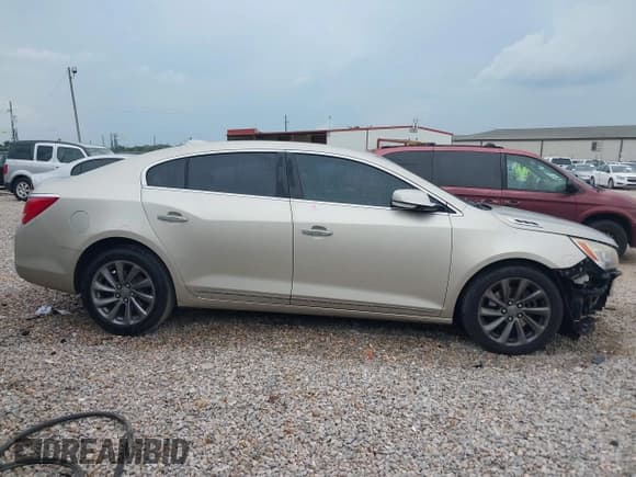 ✅ 2016 Buick LaCrosse Leather • VIN: 1G4GB5G3XGF268644 • Лот: 42857070. Опубликован ранее на IAAI с пробегом 213 000 миль. Бесплатный доступ к архиву аукционных продаж из США и подробный отчёт об истории автомобиля на DreamBid. Изображение 13.