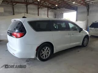 ✅ 2022 Chrysler Voyager LX • VIN: 2C4RC1CG4NR226939 • Lot: 72071445. Wystawiony na Copart z przebiegiem 73 030 mil. Bezpłatny archiwum sprzedaży aukcyjnych z USA i szczegółowy raport historii pojazdu na DreamBid. Zdjęcie 3.