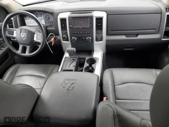 ✅ 2010 Dodge 1500 SLT • VIN: 1D7RV1CTXAS235585 • Lot: 56119565. Wystawiony na Copart z przebiegiem 180 475 mil. Bezpłatny archiwum sprzedaży aukcyjnych z USA i szczegółowy raport historii pojazdu na DreamBid. Zdjęcie 8.