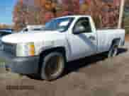 2008 Chevrolet Silverado 1500 Work Truck z VIN 1GCEC14C58Z184446, wystawiony jako IAAI lot #43588921 z przebiegiem 313 463 mil mil oraz . Historia ofert i sprzedaży dostępna na DreamBid. Obrazek 2.