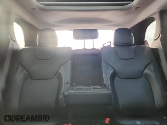 ✅ 2019 Jeep Cherokee Limited • VIN: 1C4PJMDN8KD379284 • Lot: 92204155. Listed on Copart with 92,309 mi. Free auction sales archive from the USA and detailed vehicle history report at DreamBid. Image 10.