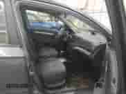 2010 Chevrolet Aveo 1LT z VIN KL1TD5DE0AB101850, wystawiony jako IAAI lot #43568813 z przebiegiem 110 996 mil mil oraz . Historia ofert i sprzedaży dostępna na DreamBid. Obrazek 5.