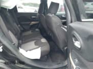 ✅ 2018 Jeep Cherokee Latitude • VIN: 1C4PJLCB3JD595303 • Lot: 42921581. Wystawiony na IAAI z przebiegiem 105 885 mil. Bezpłatny archiwum sprzedaży aukcyjnych z USA i szczegółowy raport historii pojazdu na DreamBid. Zdjęcie 8.