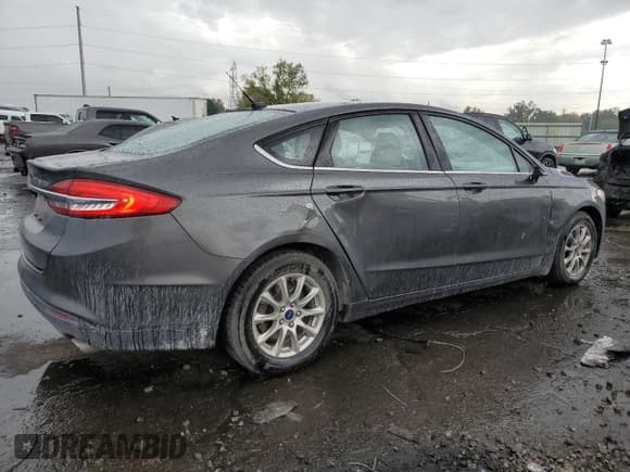✅ 2017 Ford Fusion S • VIN: 3FA6P0G71HR369394 • Lot: 81268465. Wystawiony na Copart z przebiegiem 66 618 mil. Bezpłatny archiwum sprzedaży aukcyjnych z USA i szczegółowy raport historii pojazdu na DreamBid. Zdjęcie 3.