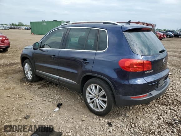 ✅ 2013 Volkswagen Tiguan SE • VIN: WVGBV7AX5DW531112 • Lot: 59178535. Listed on Copart with 122,962 mi. Free auction sales archive from the USA and detailed vehicle history report at DreamBid. Image 2.