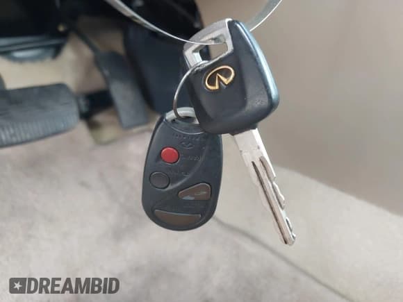 ✅ 2001 Infiniti I30 Luxury • VIN: JNKCA31A31T000348 • Lot: 41948369. Listed on IAAI with 181,394 mi. Free auction sales archive from the USA and detailed vehicle history report at DreamBid. Image 11.