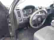 2019 Ram 1500 Tradesman z VIN 1C6RR6FT5KS741972, wystawiony jako IAAI lot #43344248 z przebiegiem 119 411 mil mil oraz . Historia ofert i sprzedaży dostępna na DreamBid. Obrazek 20.