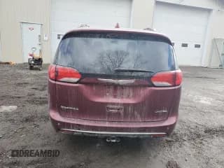 ✅ 2017 Chrysler Pacifica Limited • VIN: 2C4RC1GG7HR771743 • Lot: 92832315. Wystawiony na Copart z przebiegiem 161 500 mil. Bezpłatny archiwum sprzedaży aukcyjnych z USA i szczegółowy raport historii pojazdu na DreamBid. Zdjęcie 6.