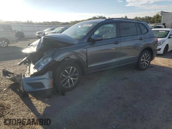 ✅ 2021 Volkswagen Tiguan S • VIN: 3VV0B7AX6MM015878 • Лот: 82304095. Опубликован ранее на Copart с пробегом 42 319 миль. Бесплатный доступ к архиву аукционных продаж из США и подробный отчёт об истории автомобиля на DreamBid. Изображение 1.