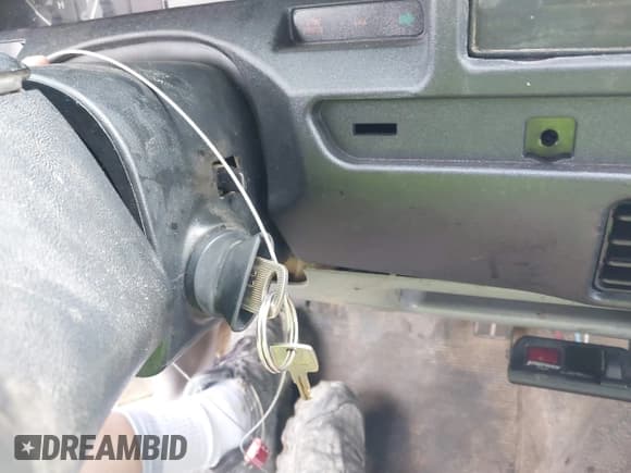 ✅ 1997 Ford F-250 • VIN: 1FTHW25F9VEA04505 • Lot: 41396056. Wystawiony na IAAI z przebiegiem 287 294 mil. Bezpłatny archiwum sprzedaży aukcyjnych z USA i szczegółowy raport historii pojazdu na DreamBid. Zdjęcie 11.