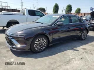 ✅ 2025 Hyundai Sonata Limited • VIN: KMHL54JJ3SA111129 • Лот: 71056145. Опубликован ранее на Copart с пробегом 1 471 миль. Бесплатный доступ к архиву аукционных продаж из США и подробный отчёт об истории автомобиля на DreamBid. Изображение 1.