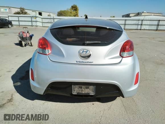 ✅ 2012 Hyundai Veloster w/Red Int • VIN: KMHTC6AD0CU026907 • Лот: 76979654. Размещён на Copart с пробегом 231 692 миль миль. Получите бесплатный доступ к архиву аукционных продаж из США и посмотрите подробный отчёт об истории автомобиля на DreamBid. Изображение 6.