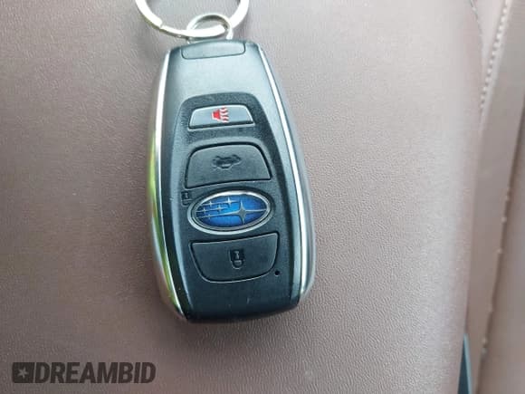 ✅ 2020 Subaru Outback Touring XT • VIN: 4S4BTGPD4L3241107 • Lot: 42275459. Wystawiony na IAAI z przebiegiem 113 666 mil. Bezpłatny archiwum sprzedaży aukcyjnych z USA i szczegółowy raport historii pojazdu na DreamBid. Zdjęcie 11.