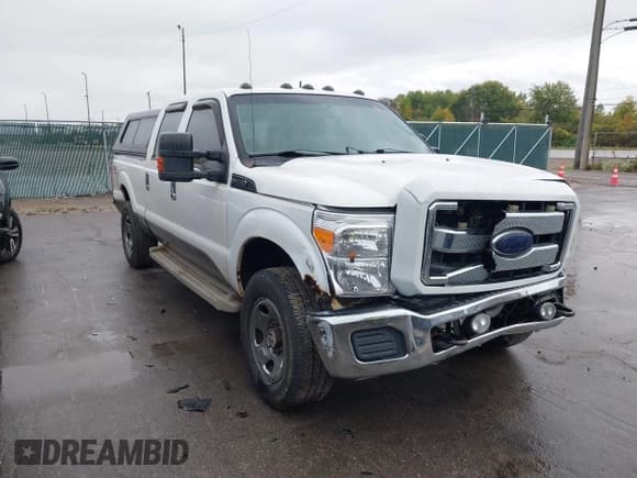 ✅ 2012 Ford F-250 XL • VIN: 1FT7W2B68CEB08111 • Lot: 43384275. Wystawiony na IAAI z przebiegiem 247 029 mil. Bezpłatny archiwum sprzedaży aukcyjnych z USA i szczegółowy raport historii pojazdu na DreamBid. Zdjęcie 1.