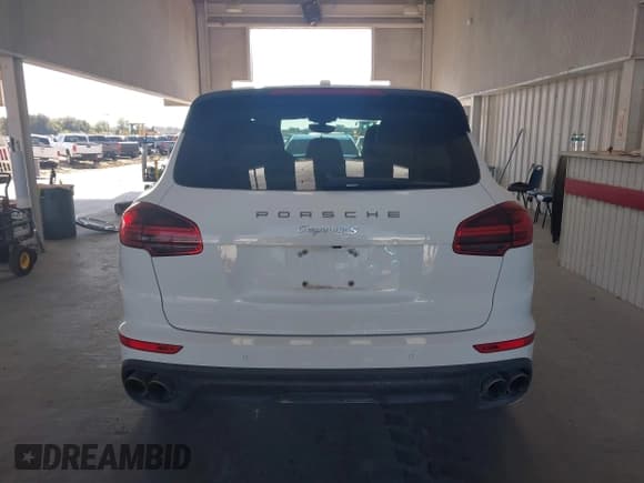 ✅ 2016 Porsche Cayenne S • VIN: WP1AB2A25GLA95396 • Lot: 43749440. Listed on IAAI with 130,437 mi. Free auction sales archive from the USA and detailed vehicle history report at DreamBid. Image 16.