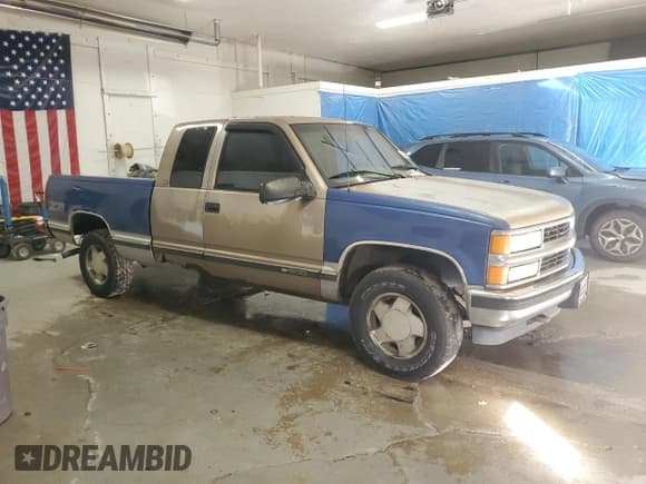 ✅ 1996 Chevrolet Silverado 1500 • VIN: 2GCEK19R4T1172032 • Лот: 92387615. Опубликован ранее на Copart с пробегом 313 856 миль. Бесплатный доступ к архиву аукционных продаж из США и подробный отчёт об истории автомобиля на DreamBid. Изображение 4.