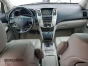 ✅ 2008 Lexus RX 400h • VIN: JTJHW31U182053212 • Лот: 91327105. Опубликован ранее на Copart с пробегом 147 167 миль. Бесплатный доступ к архиву аукционных продаж из США и подробный отчёт об истории автомобиля на DreamBid. Изображение 8.