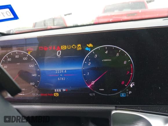 ✅ 2024 Mercedes-Benz GLB 250 • VIN: W1N4M4GBXRW380620 • Lot: 42380515. Listed on IAAI with 6,782 mi. Free auction sales archive from the USA and detailed vehicle history report at DreamBid. Image 7.