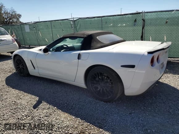 ✅ 2012 Chevrolet Corvette 1LT • VIN: 1G1YE3DW9C5100635 • Lot: 82414355. Listed on Copart with 84,023 mi. Free auction sales archive from the USA and detailed vehicle history report at DreamBid. Image 2.