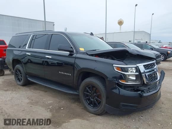 ✅ 2020 Chevrolet Suburban LT • VIN: 1GNSCHKC4LR154126 • Lot: 41636948. Wystawiony na IAAI z przebiegiem 190 699 mil. Bezpłatny archiwum sprzedaży aukcyjnych z USA i szczegółowy raport historii pojazdu na DreamBid. Zdjęcie 1.