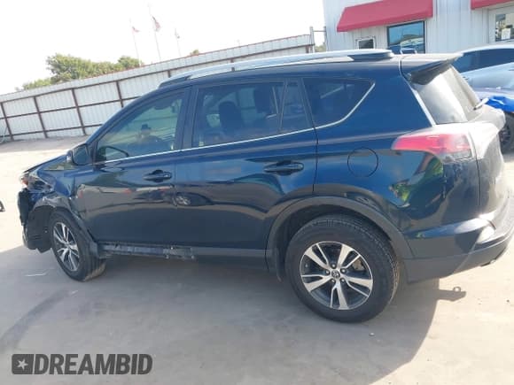 ✅ 2018 Toyota RAV4 XLE • VIN: JTMWFREV3JJ725654 • Lot: 43138291. Wystawiony na IAAI z przebiegiem 109 985 mil. Bezpłatny archiwum sprzedaży aukcyjnych z USA i szczegółowy raport historii pojazdu na DreamBid. Zdjęcie 14.