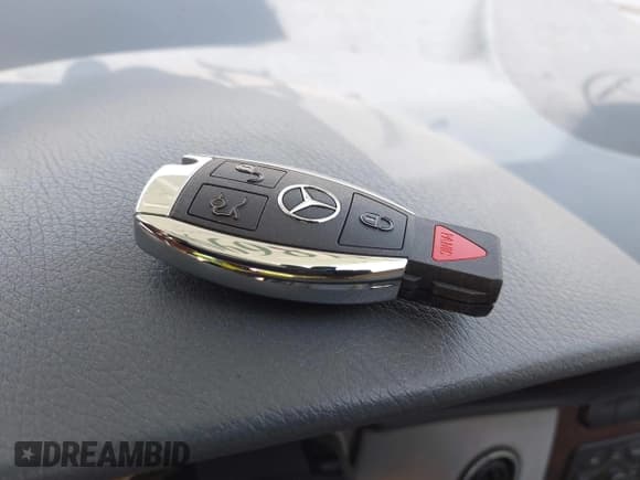 ✅ 2001 Mercedes-Benz C 230/260/280/320 • VIN: WDBRF61J71F080734 • Lot: 41869908. Wystawiony na IAAI z przebiegiem 274 574 mil. Bezpłatny archiwum sprzedaży aukcyjnych z USA i szczegółowy raport historii pojazdu na DreamBid. Zdjęcie 11.